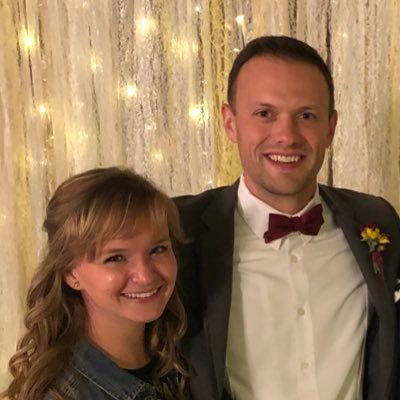 Profile Picture of Aaron Combs (@aaronlikesdogs) on Twitter