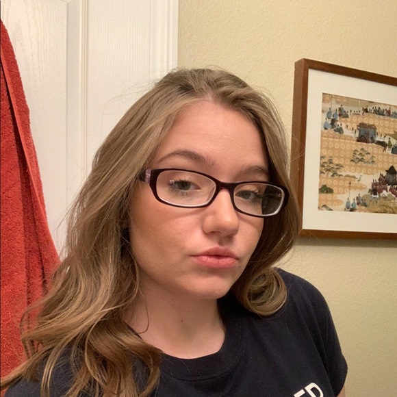 Profile Picture of Amanda Mckiernan (@bamandy74) on Poshmark