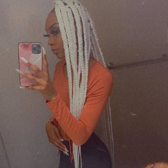 Profile Picture of Brianna Beasley (@bria245) on Poshmark