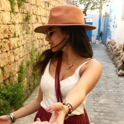 Profile Picture of Jul (@JulieBsaibes) on Twitter