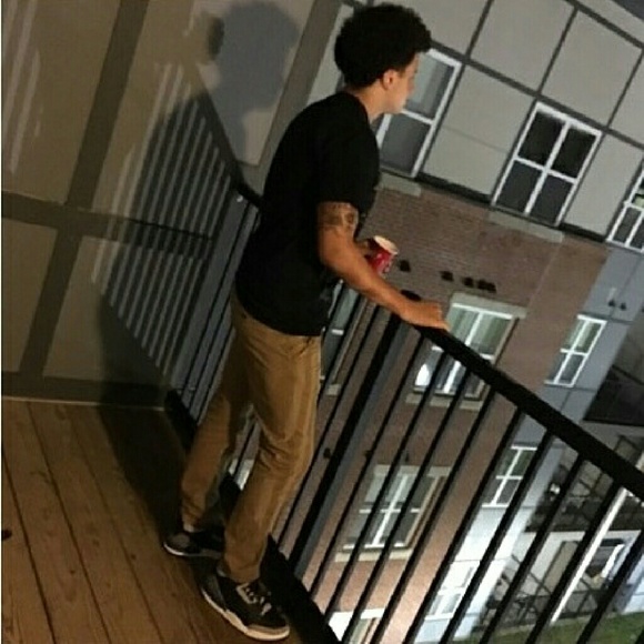 Profile Picture of Matthew Edwards (@m_edwards3) on Poshmark