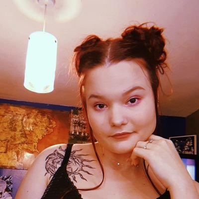 Profile Picture of Eloise ❣ (@West20Eloise) on Twitter