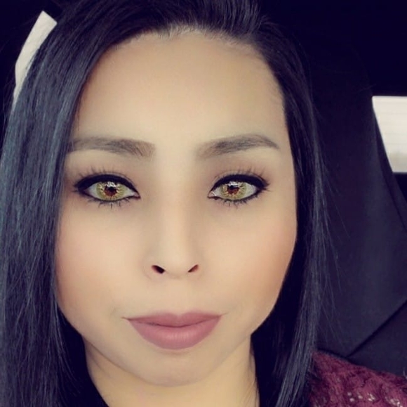 Profile Picture of Loren Hernandez (@loren30) on Poshmark