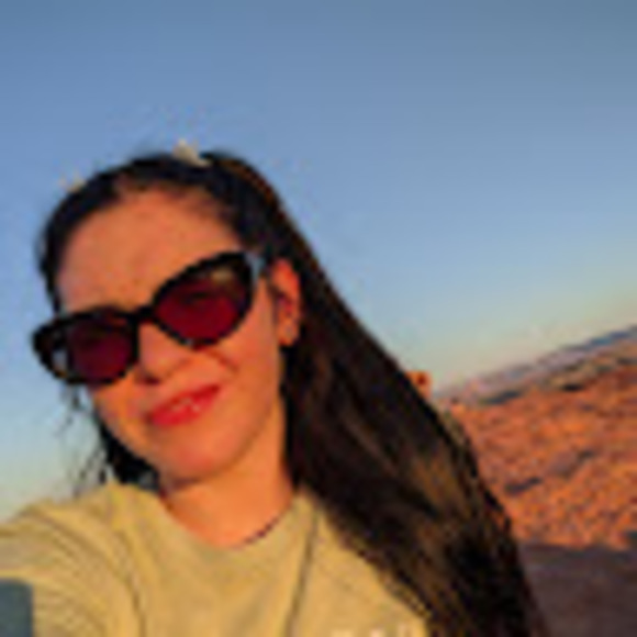 Profile Picture of Gabrielle Bruno (@gabrielletbruno) on Poshmark