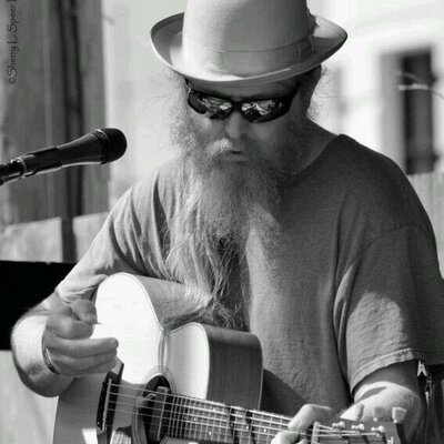 Profile Picture of Dave Almond (@daveaalmond) on Twitter