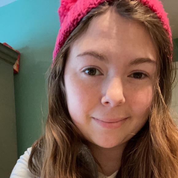 Profile Picture of Alex Nuwer (@alexx129) on Poshmark