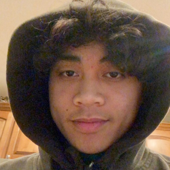 Profile Picture of Tyler Transki (@glazn) on Poshmark