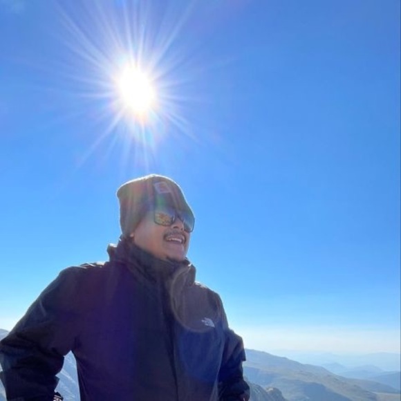 Reyes Espinoza - Poshmark Profile Picture of Reyes Espinoza (@reyes_espinoza) on Poshmark