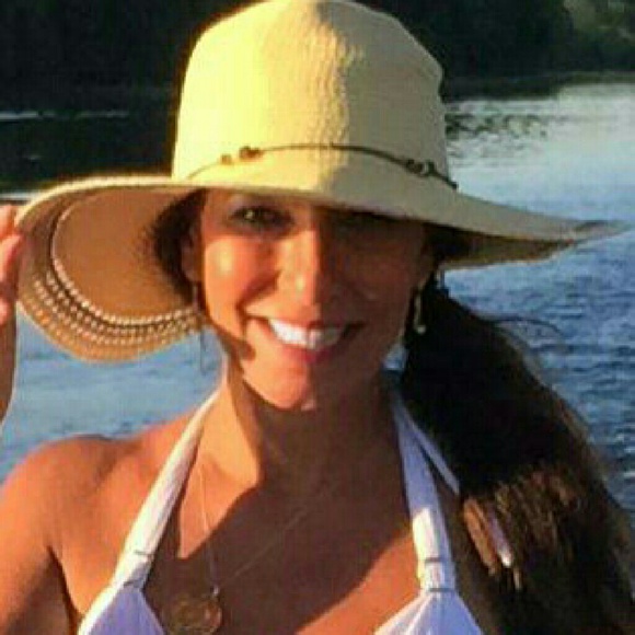 Profile Picture of Sylvia Stancill (@chasendean) on Poshmark