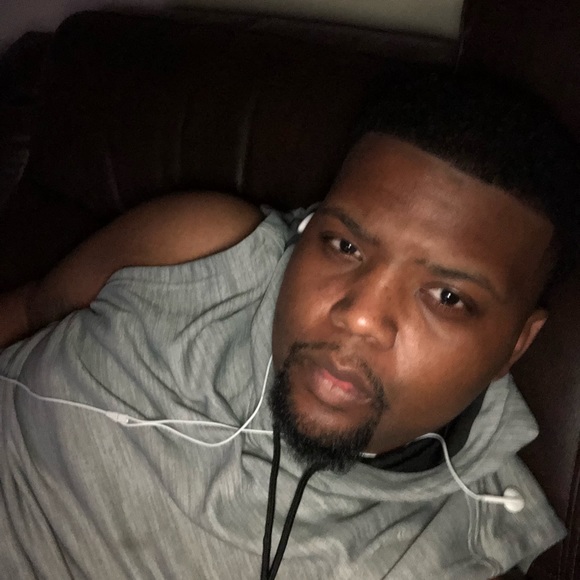Profile Picture of Mark Davis (@davism0130) on Poshmark