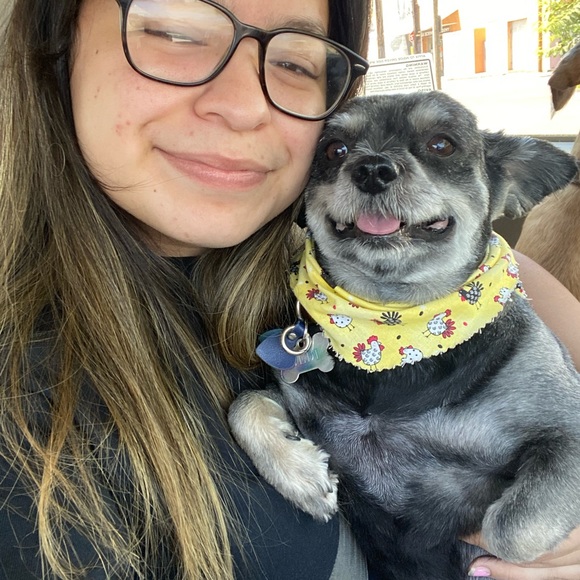 Profile Picture of Arely Sanchez (@arelysanchez205) on Poshmark