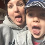 Profile Picture of Jen (@jennipherreader) on Instagram
