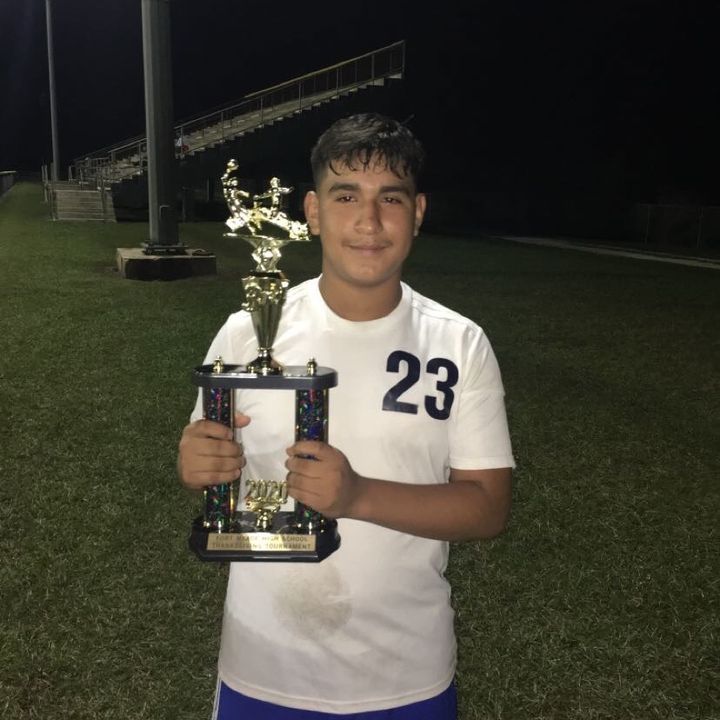 Profile Picture of Rene (@youtubepr0j3ctz) on Tiktok