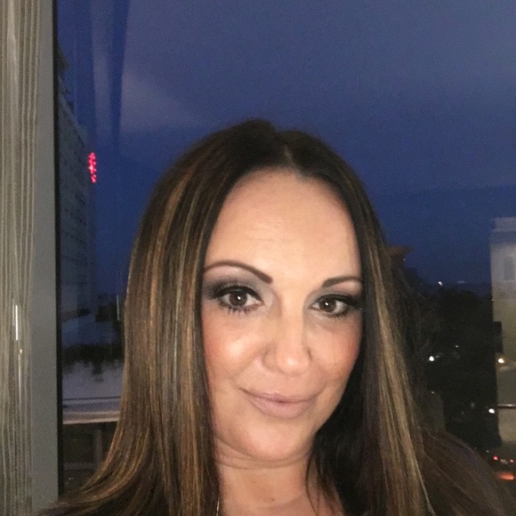 Profile Picture of Anna Ciserano (@amc0680) on Poshmark