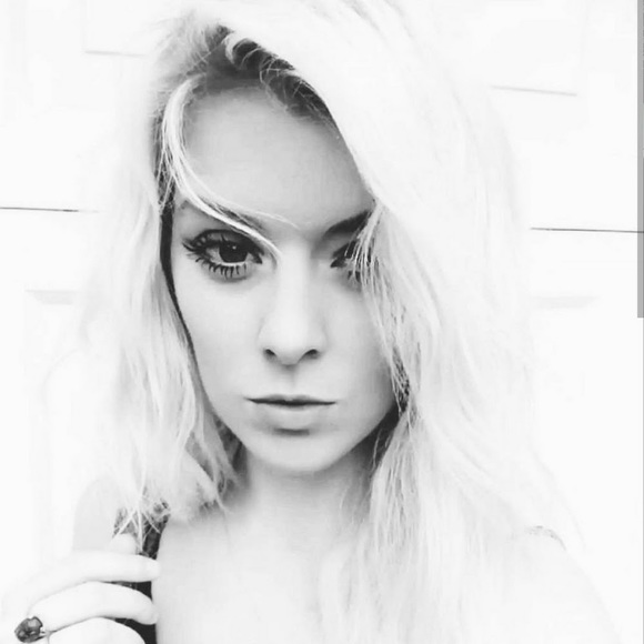 Profile Picture of Ally Peterseim (@allypeterseim) on Poshmark