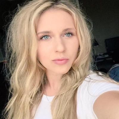 Profile Picture of Carly Reid (@FitCheeseLover) on Twitter