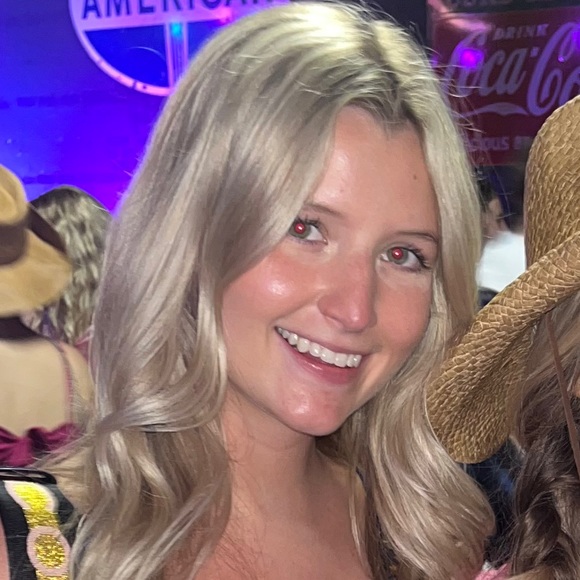 Mary alice Heekin - Poshmark Profile Picture of Mary alice Heekin (@m_heekin) on Poshmark