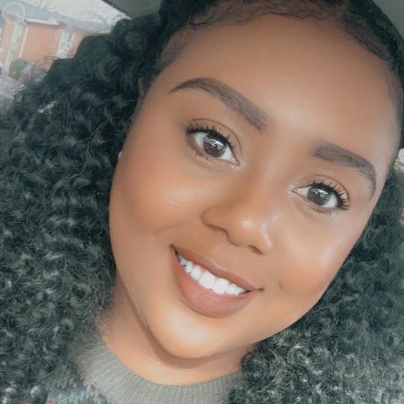 Monique Wise - Poshmark Profile Picture of Monique Wise (@mdwise13) on Poshmark