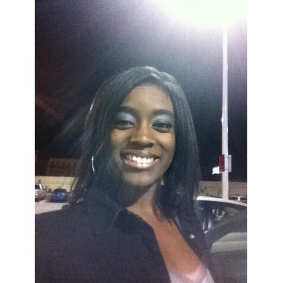 Profile Picture of Ellena Sampson (@eksampson) on Poshmark
