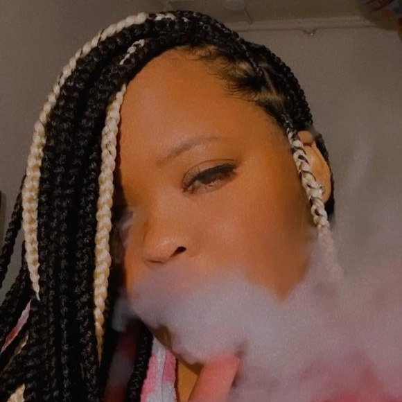 Profile Picture of Tytiauna Teel (@tydieeeee) on Poshmark