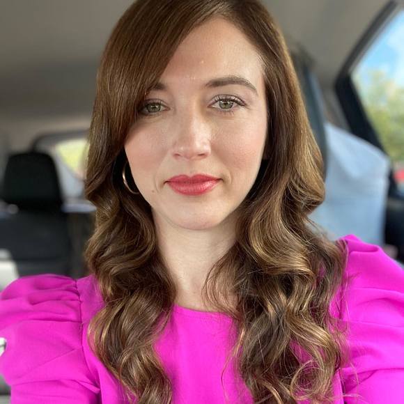 Profile Picture of Julie Santangelo ponder (@julieponder) on Poshmark