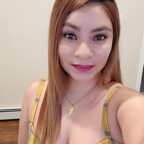 Profile Picture of Bianey Mondragon (@bian2090) on Poshmark