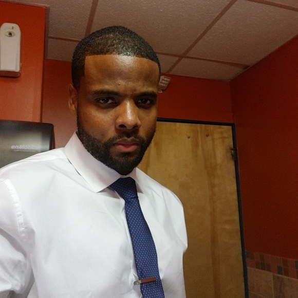 Profile Picture of Salik Plummer (@salikplummer) on Poshmark