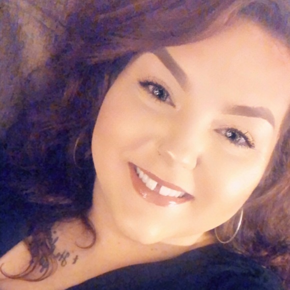 Profile Picture of Kathleen Daughdrill (@ktaylor721) on Poshmark