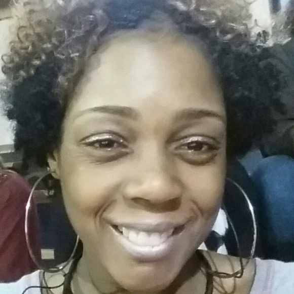 Profile Picture of Beverly Keith (@bdk1973) on Poshmark