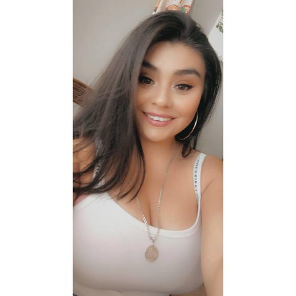 Profile Picture of Lorena Castillo (@monkii21) on Poshmark