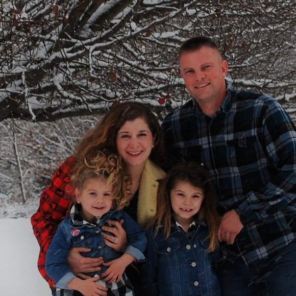 Profile Picture of Bethany Fairleigh (@betholie) on Poshmark