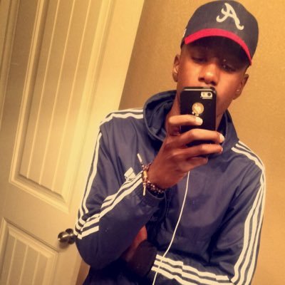 Profile Picture of Eric Hooks (@EASE_UP02) on Twitter