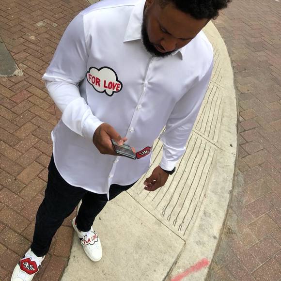 Profile Picture of Devin Hollins (@devinhollins) on Poshmark