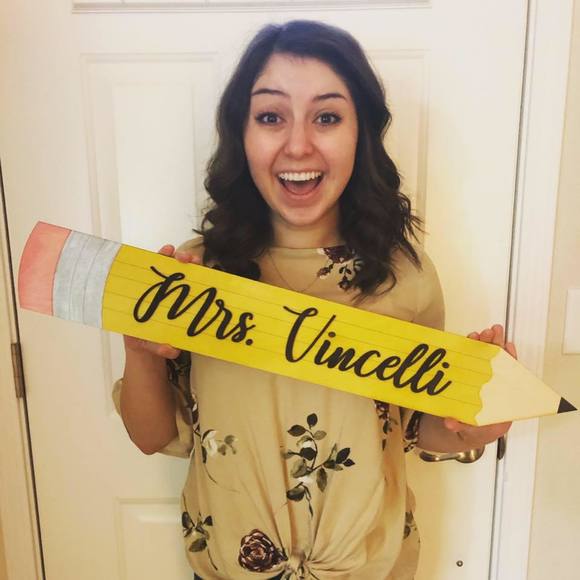 Profile Picture of Emiley Vincelli (@emileyvincelli) on Poshmark