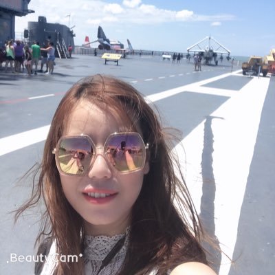 Profile Picture of Ling Zhang (@Zhang66666666) on Twitter