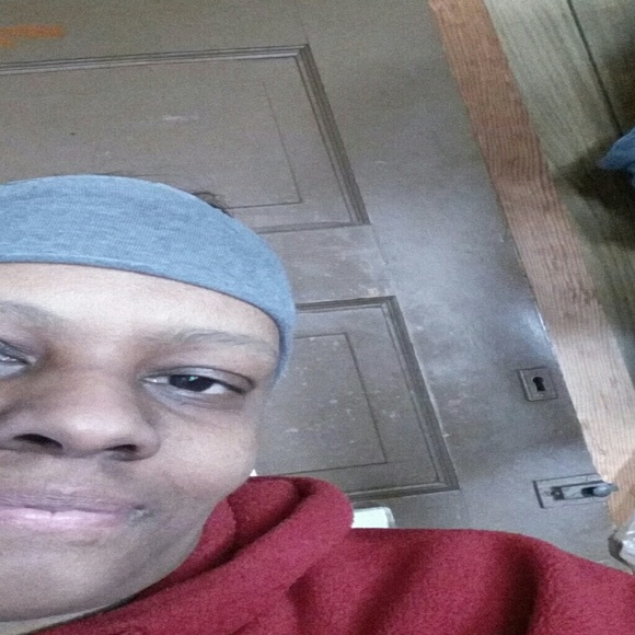 Profile Picture of Lesa Blocker (@lizabeth5563) on Poshmark