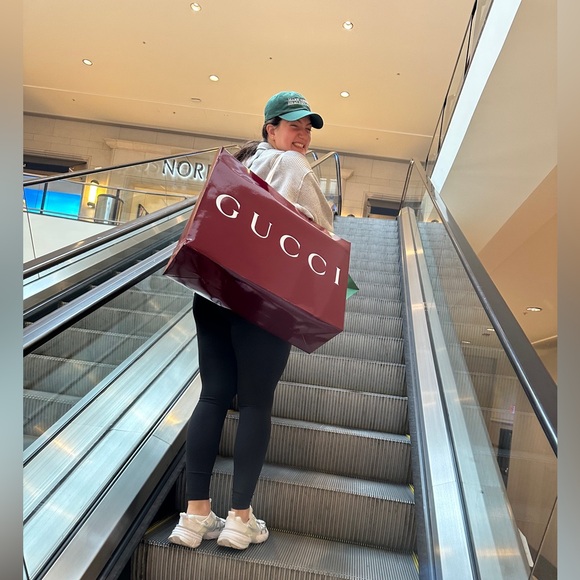 Profile Picture of Nicole Kosanovich (@nkosano) on Poshmark