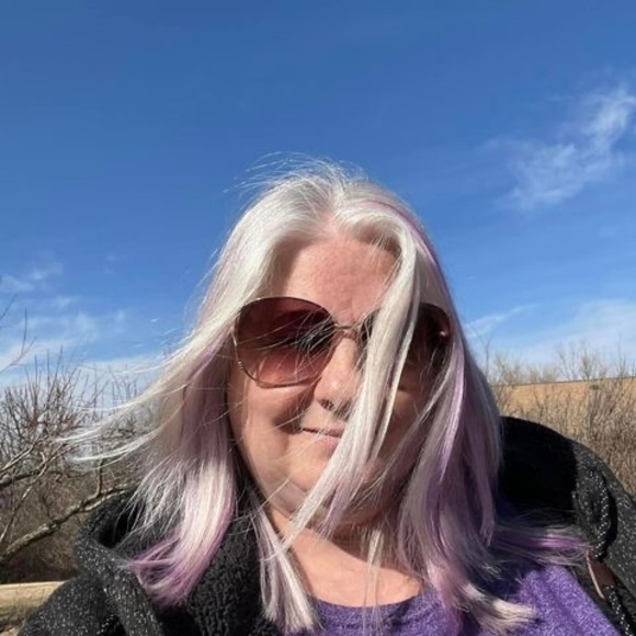 Profile Picture of Dawn Schroeder-hauser (@dawnhauser2004) on Poshmark