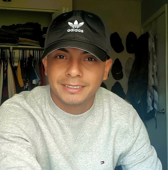 Profile Picture of Jonathan Canessa (@jowelcanri) on Poshmark