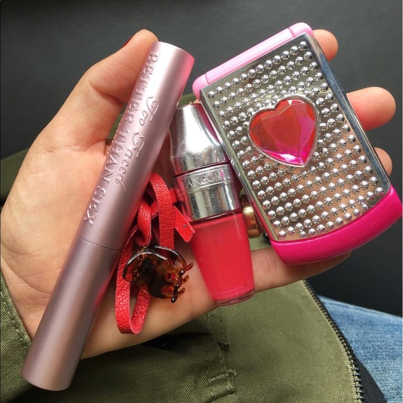 Profile Picture of Ebru Tatlitug (@roomandrumours) on Poshmark