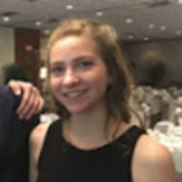 Profile Picture of Emma Rosentreter (@rosentremma) on Poshmark