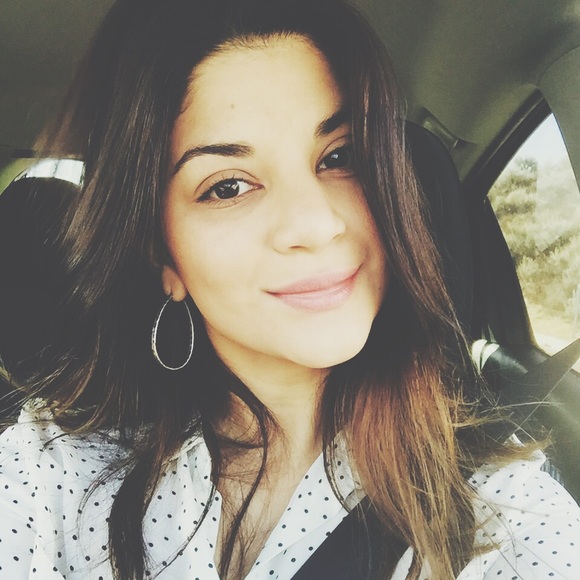 Profile Picture of Michelle Menjivar (@michandrea17) on Poshmark