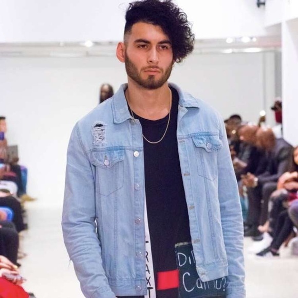 Profile Picture of Kevin Davila (@kdavila0) on Poshmark