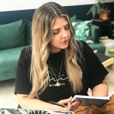 Profile Picture of Beki Smith (@SlurpSocial) on Twitter