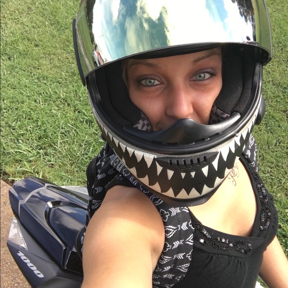 Profile Picture of Amber Talbott (@act8706) on Poshmark