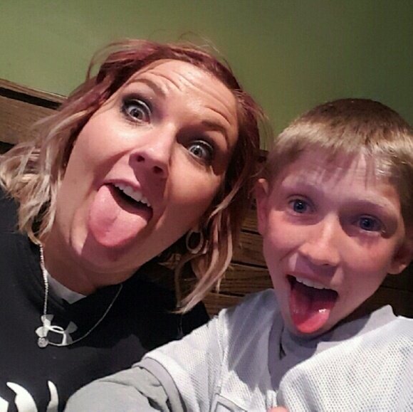 Profile Picture of Leslie Bryan (@la_la21) on Poshmark