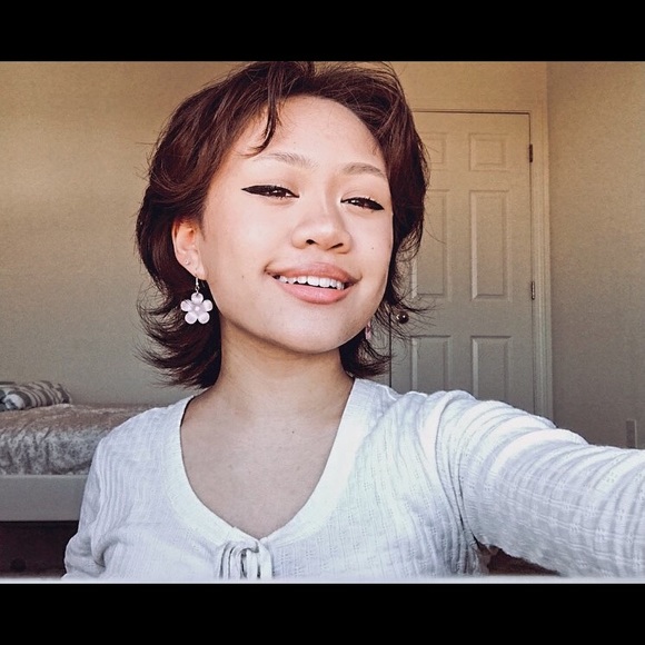 Profile Picture of Maegan Diloy (@maegandiloy) on Poshmark