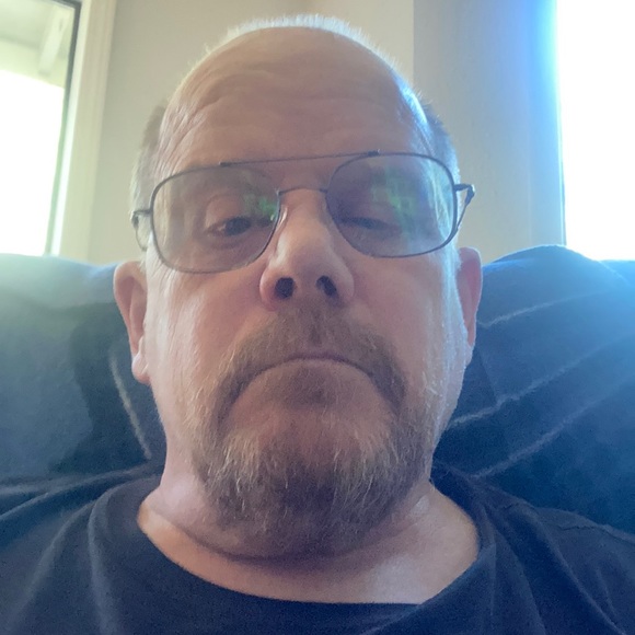 Profile Picture of Stephen Goshorn (@stephengoshorn) on Poshmark