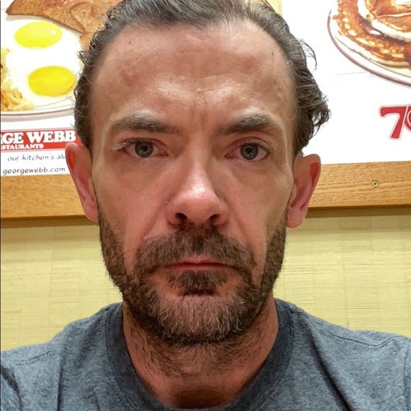 Profile Picture of Scott Barrette (@scottbarrette) on Poshmark