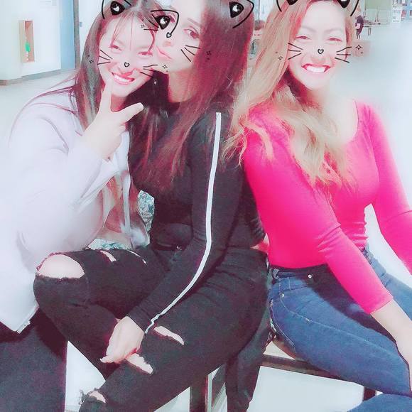 Profile Picture of Yan yan Zhang (@1209026572) on Poshmark